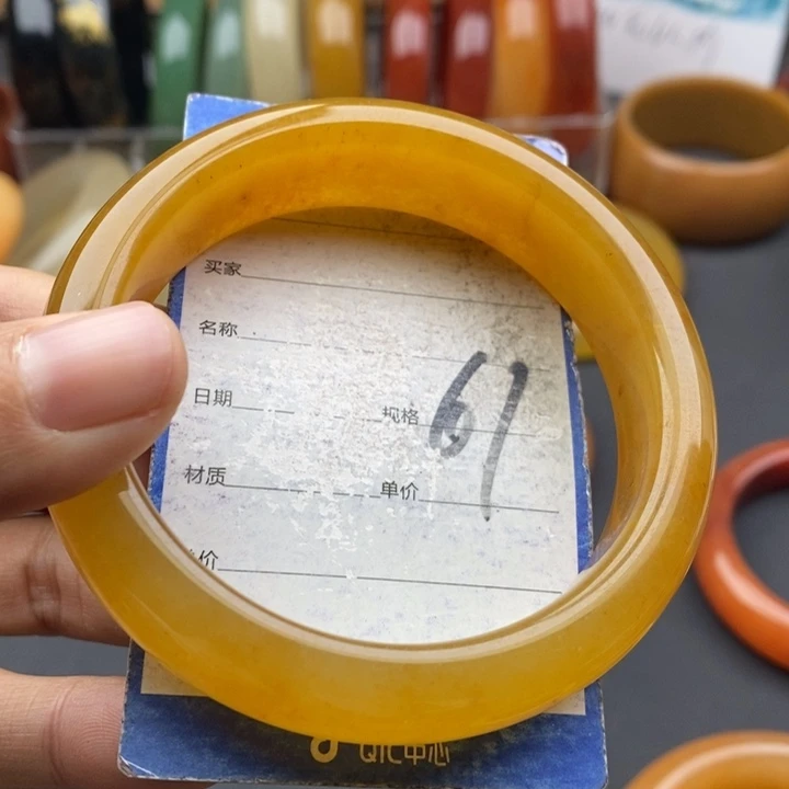 未镶嵌手镯石英质玉