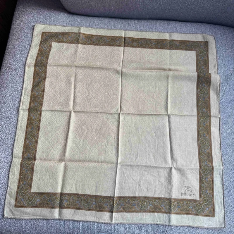 95新 BURBERRY/博柏利 乱乱子中古/女士/丝巾/118051