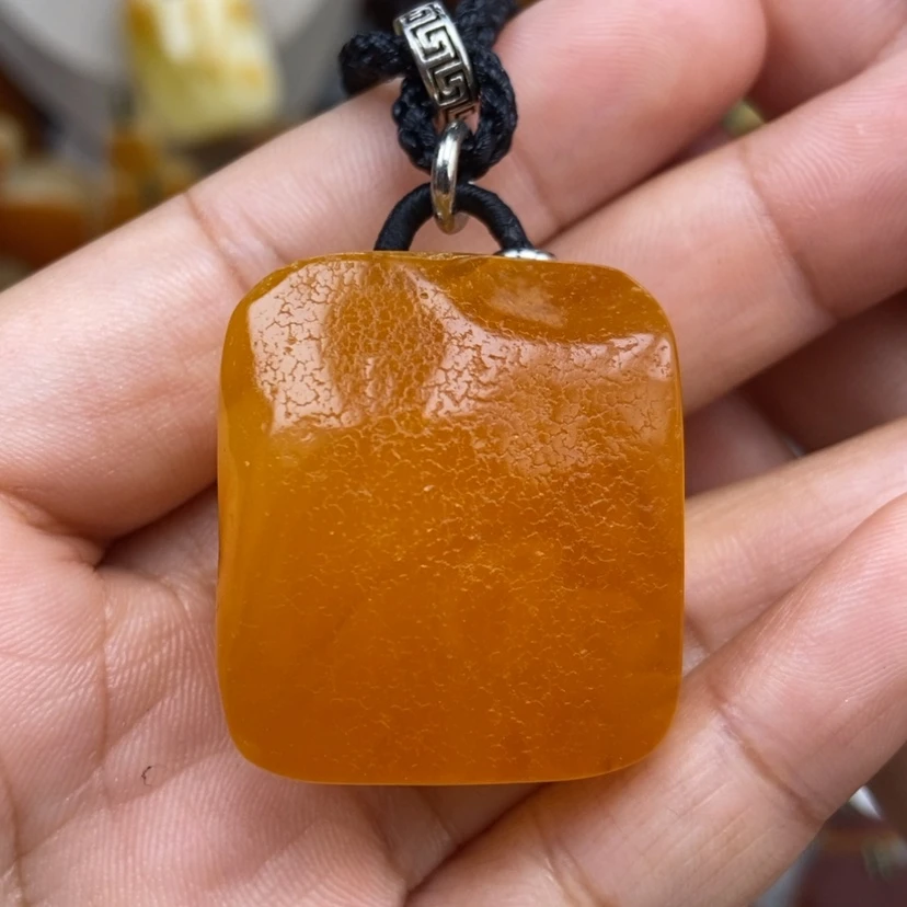 【闪购商品】琥珀颈饰未镶嵌