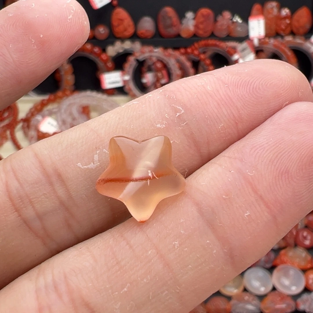 南红玛瑙未镶嵌颈饰五角星