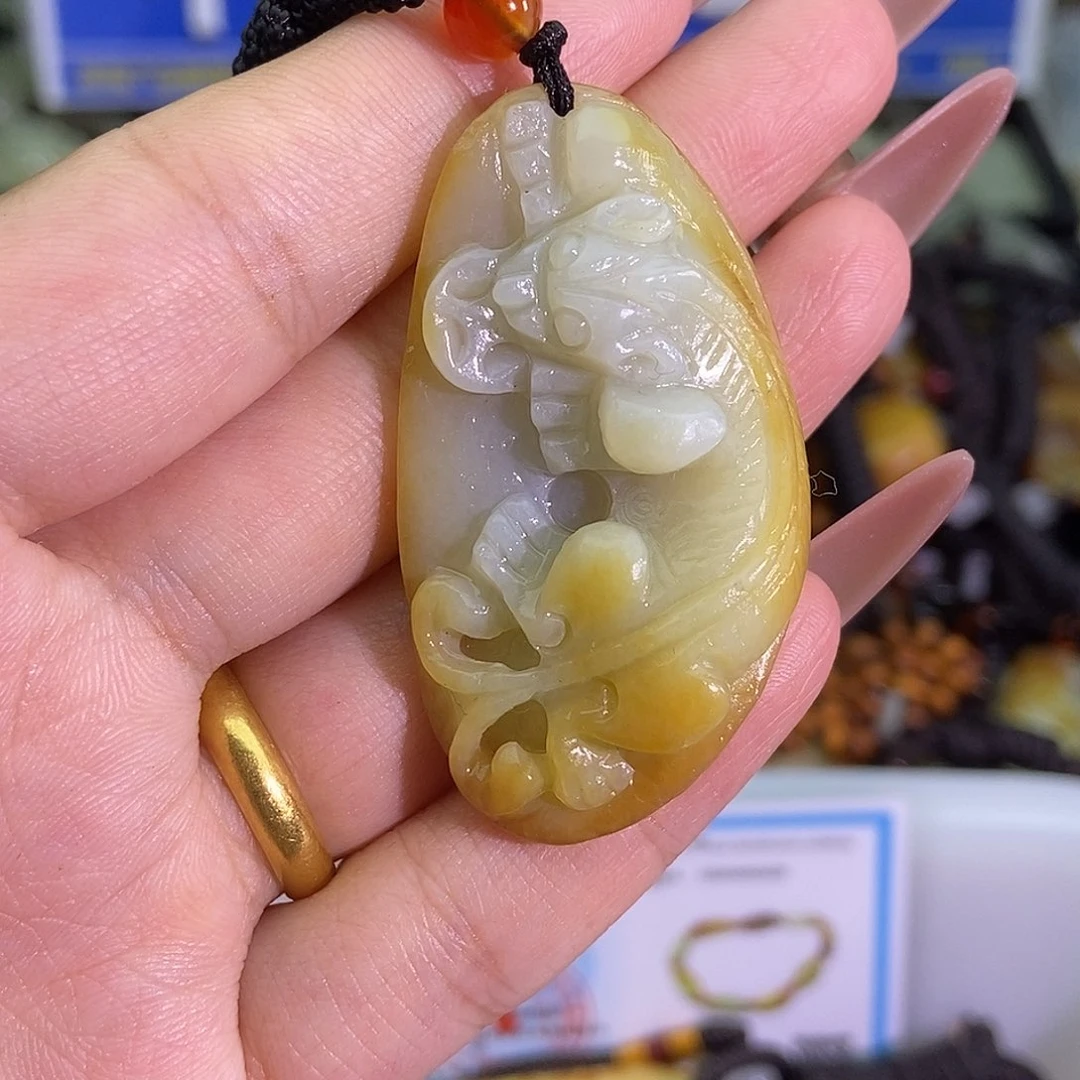 和田玉未镶嵌颈饰