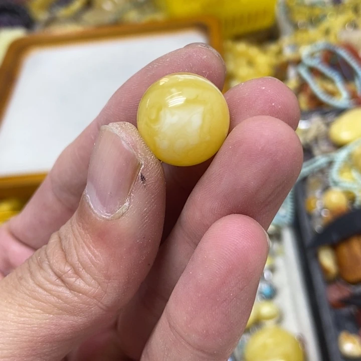 最***吖蜜蜡未镶嵌裸石吊坠