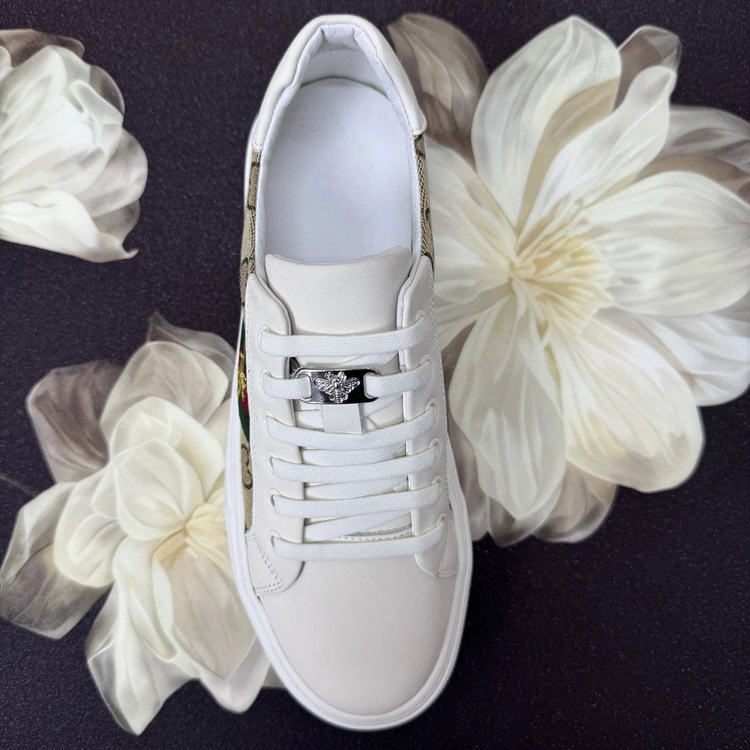 2025时尚潮流皮布拼接小白鞋平跟男款百搭板鞋休闲鞋白色