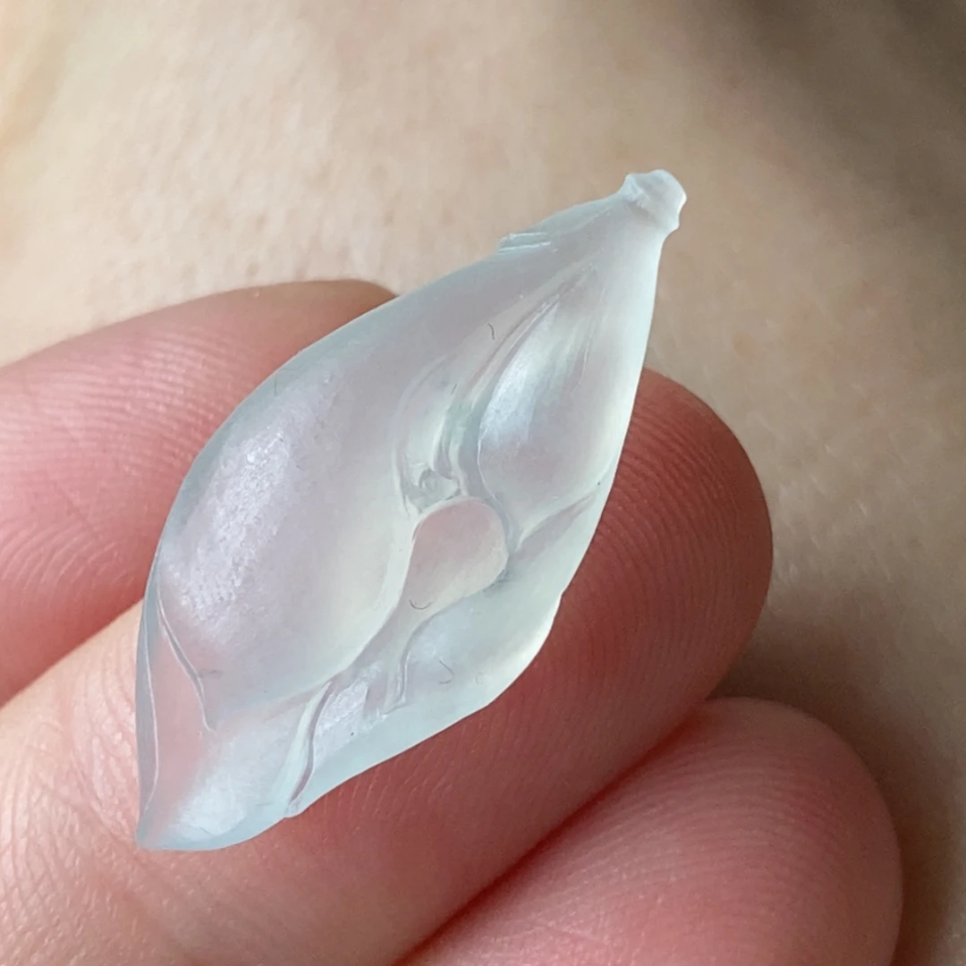 定制翡翠未镶嵌玉兰花