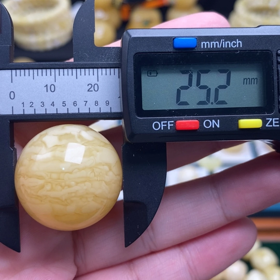 蜜蜡未镶嵌珠宝奇石