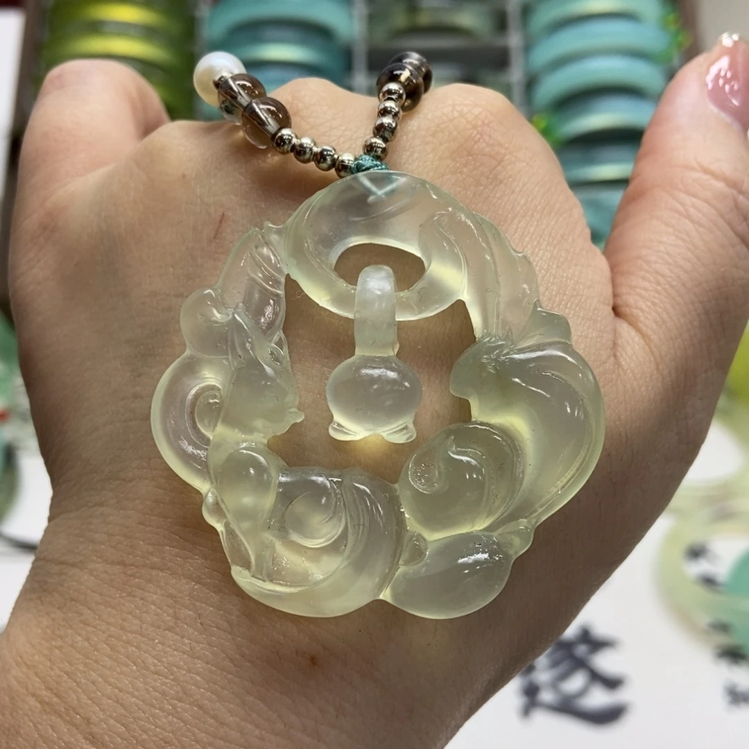 蛇纹石玉未镶嵌颈饰