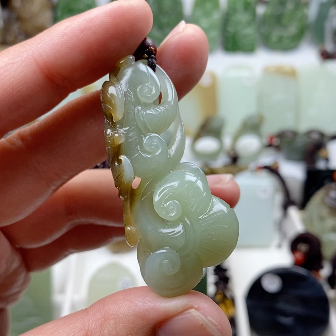 和田玉（糖玉）颈饰未镶嵌