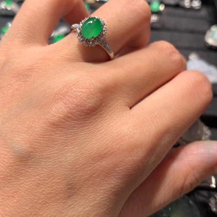 【闪购商品】18K金镶嵌戒指翡翠翡翠