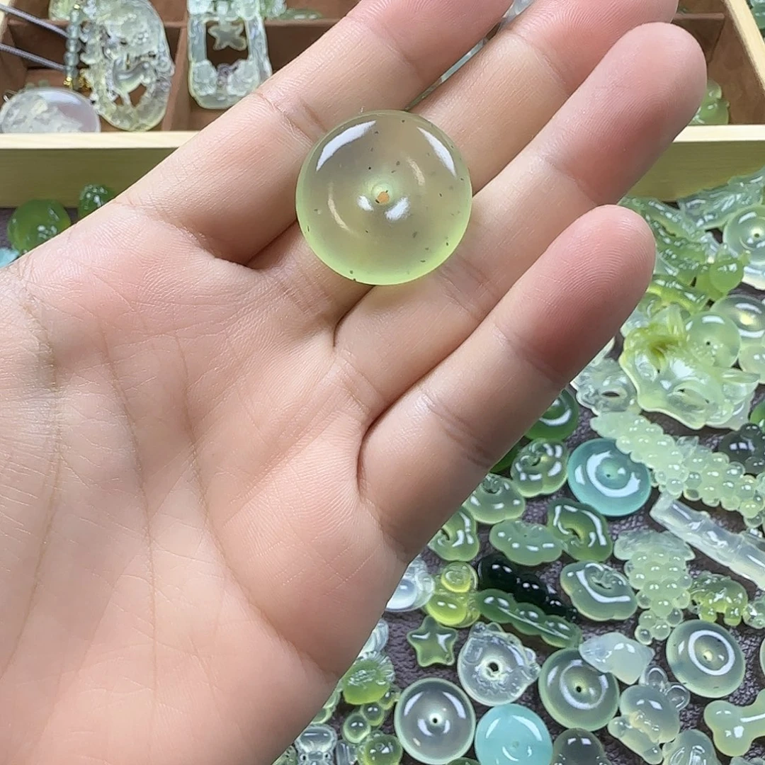 蛇纹石玉未镶嵌岫玉吊坠