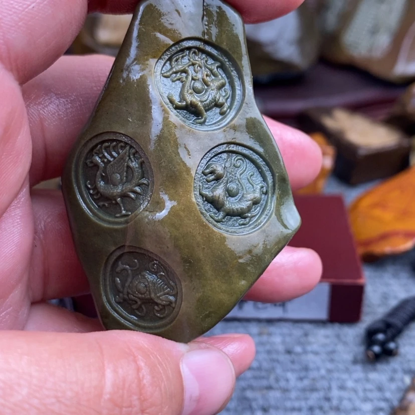 【闪购商品】原石雕刻手把件