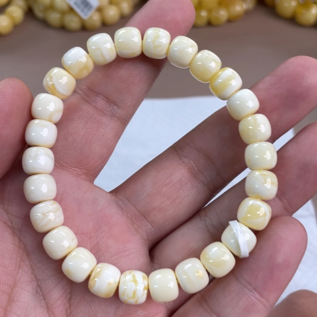 琥珀裸石未镶嵌026000000000