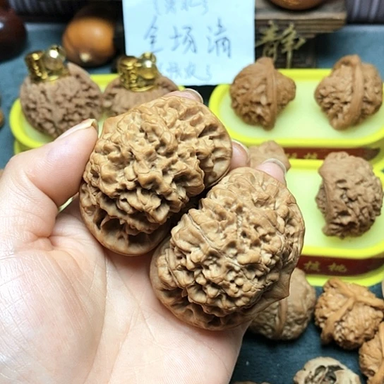 【闪购商品】文玩核桃把件浪***义官帽核桃