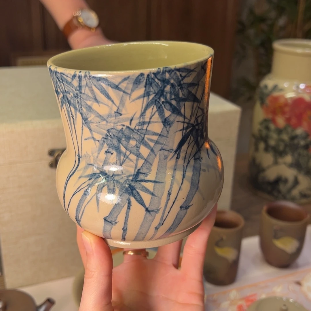 御兑居釉中彩花器