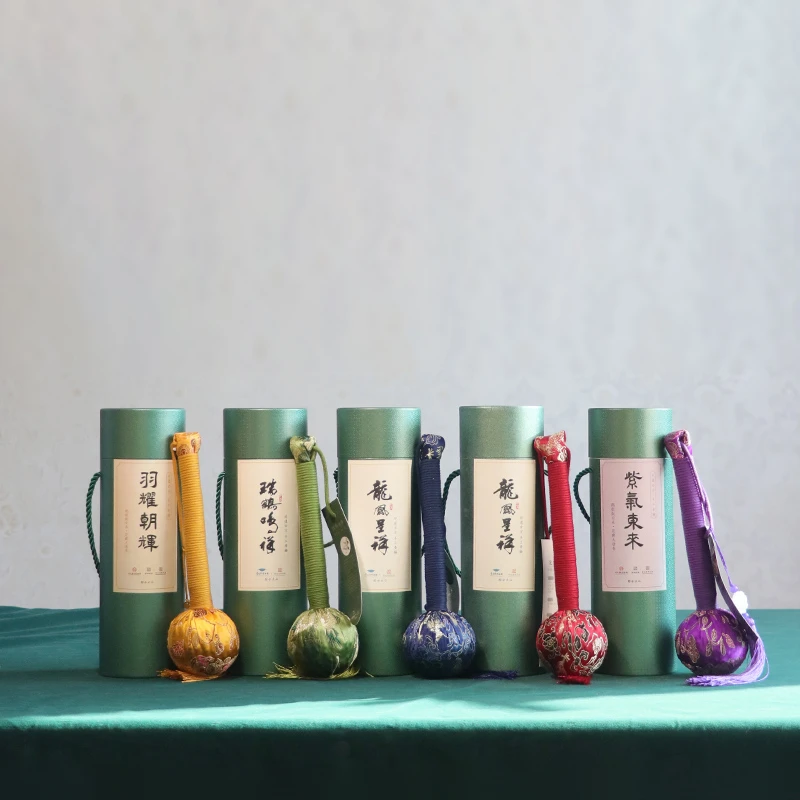 青湖匠心严选鹦鹉纹手工锦缎香锤伴手礼