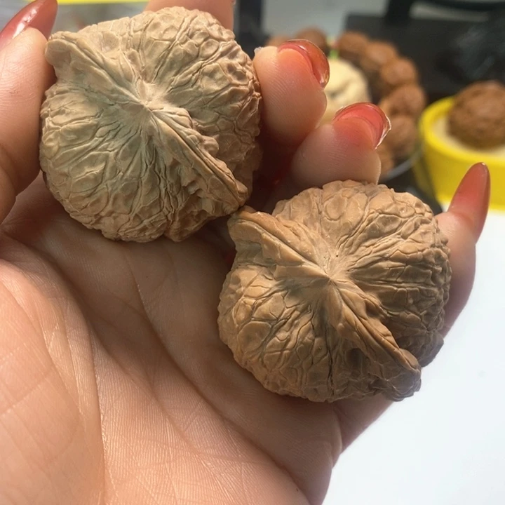 文玩核桃把件携**行南瓜