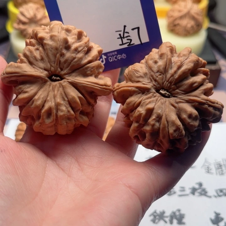 吊坠文玩核桃天**客文玩核桃7