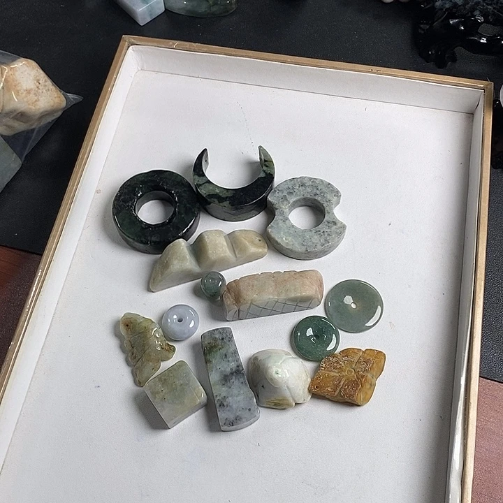 翡翠未镶嵌颈饰天然翡翠