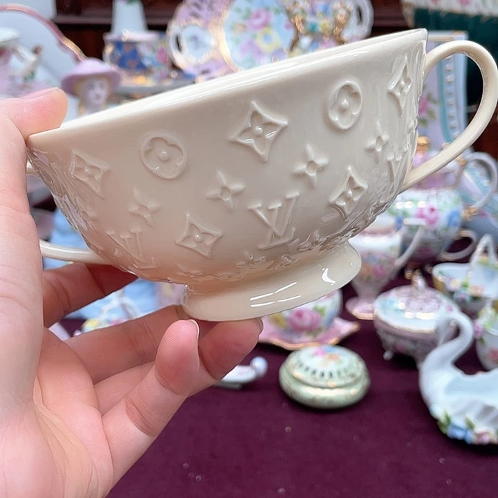 杯碟陶瓷摆件陶瓷