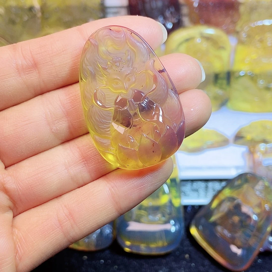 琥珀颈饰未镶嵌九尾狐