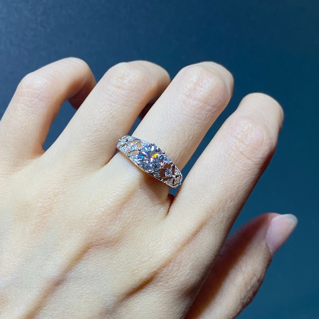 实验室培育钻石磨砂镂空镶钻六爪戒指送女友送老婆