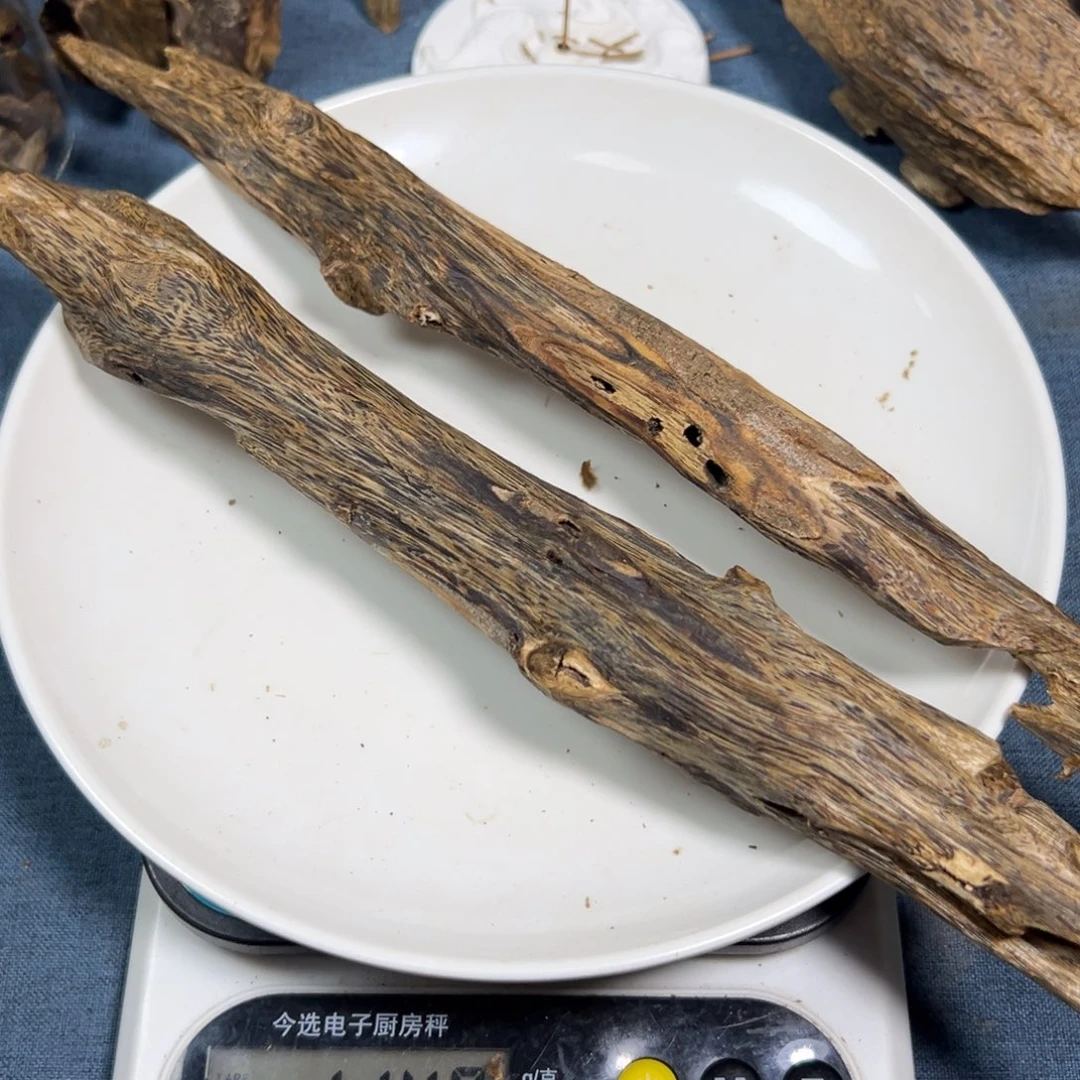 沉香沉香碎屑翠绿，汝湖料114克