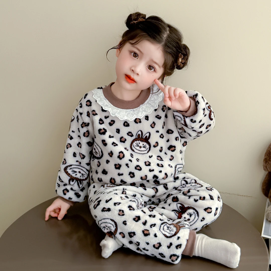 秋冬1-3岁法兰绒宝宝睡衣女童秋冬款保暖家居服套装宝宝分体卡通6