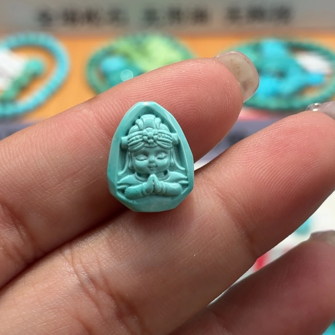 绿松石未镶嵌珠宝奇石