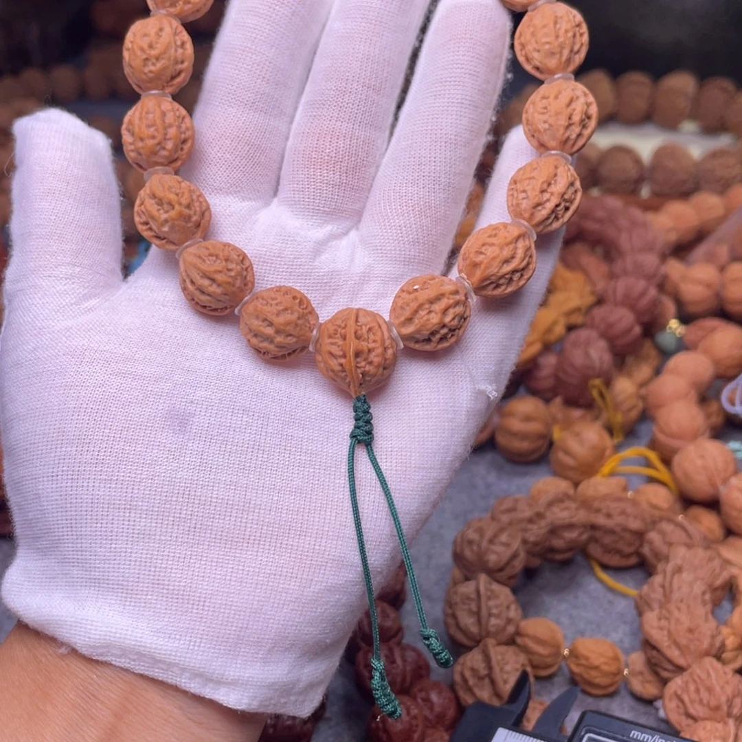 妥***丶文玩核桃手串秋子