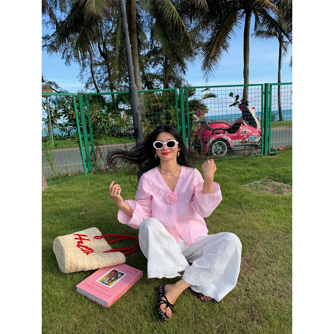 落落狷介 韩系chic别致小衫粉色刺绣V领衬衫女2025年新款长袖上衣