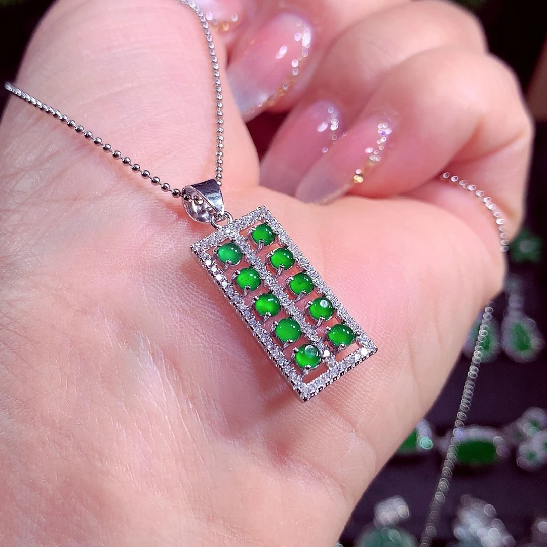 颈饰未镶嵌翡翠天然