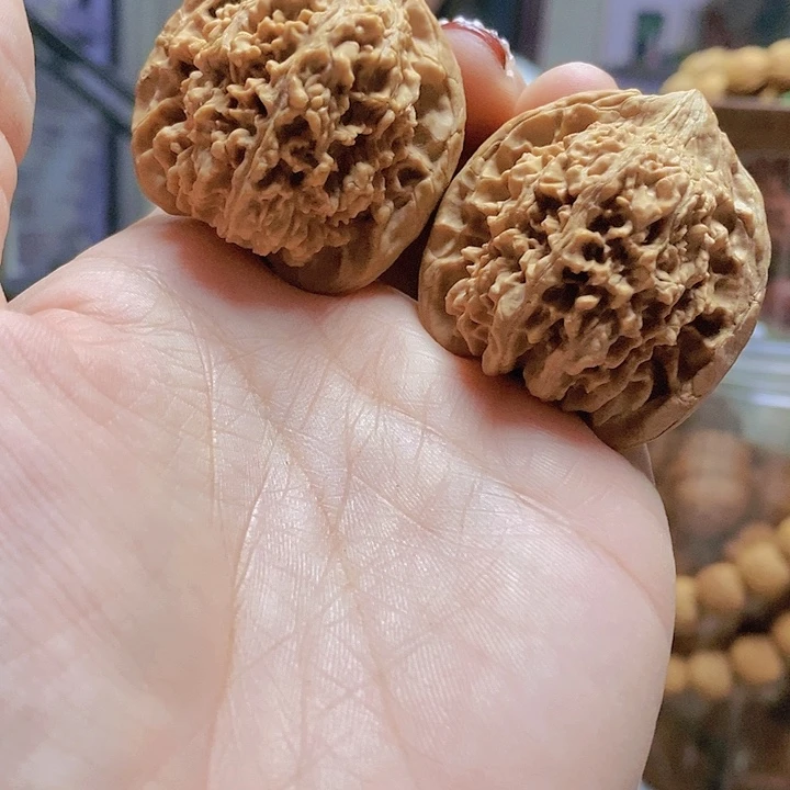 【闪购商品】文玩核桃把件38.5满天星