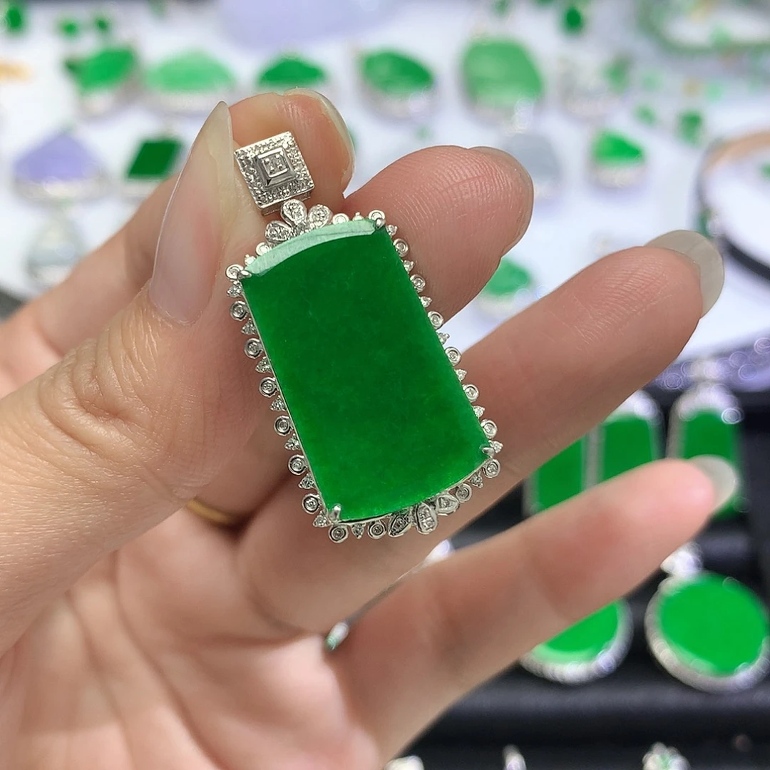 吊坠(不含链)18K金镶嵌翡翠