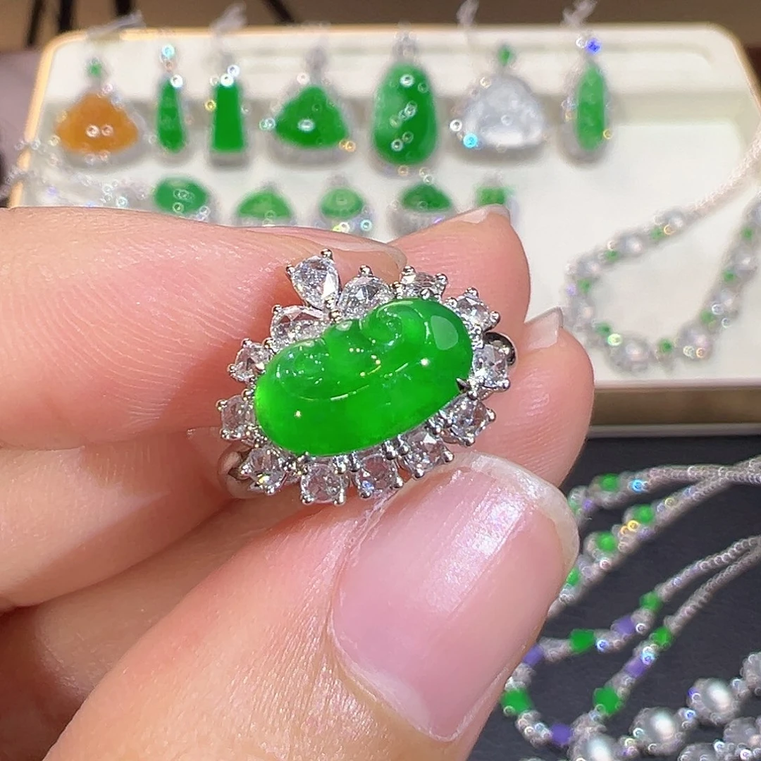 翡翠18K金镶嵌戒指