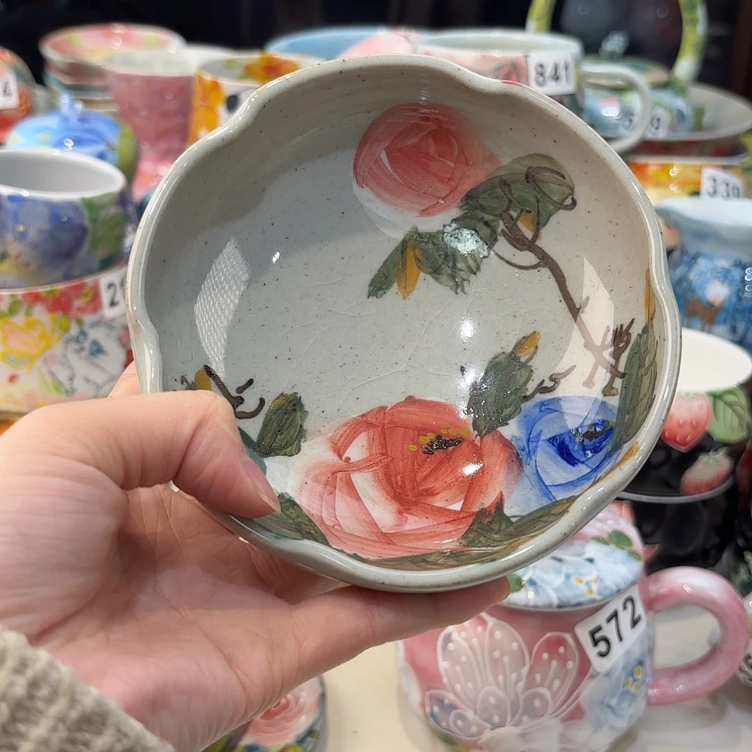 瓷片兔兔。兔兔好