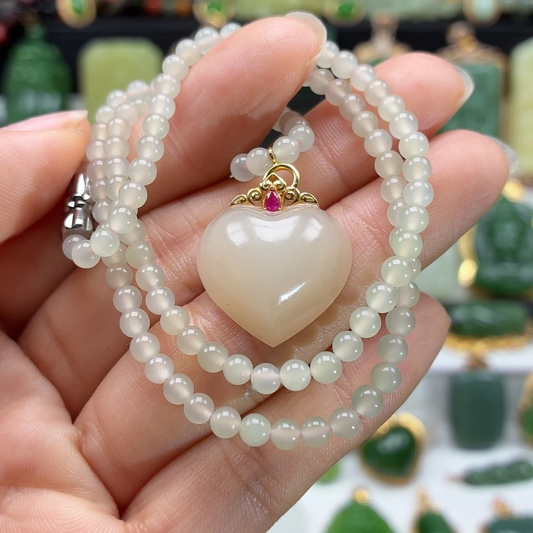 和田玉18K金镶嵌颈饰