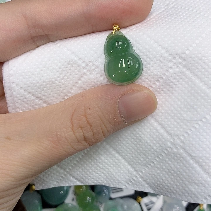 颈饰18K金镶嵌翡翠12345678899