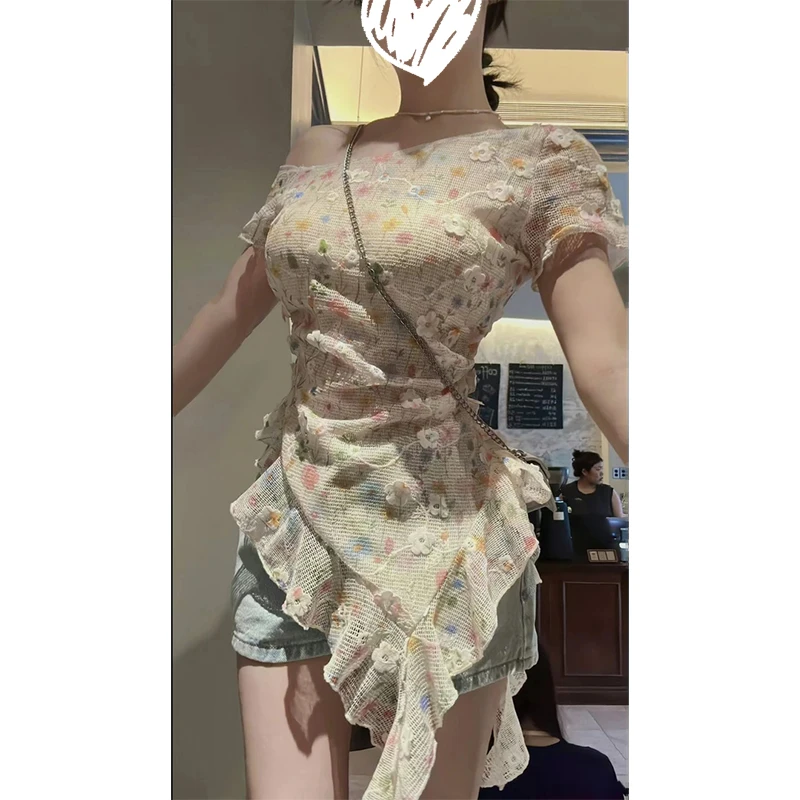 不规则彩色碎花斜肩短袖T恤女2025夏新款设计感修身独特绝美上衣