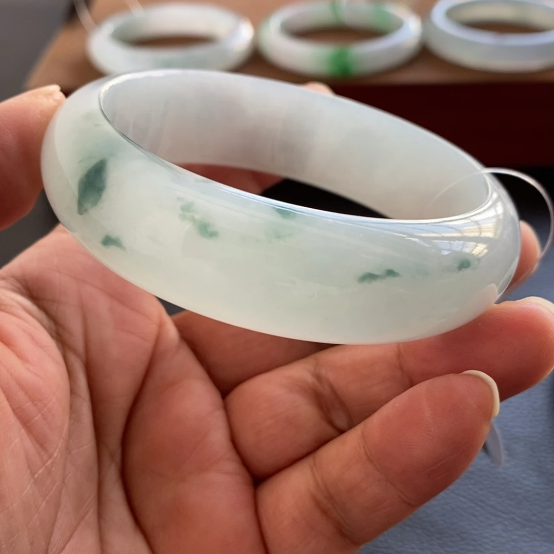 翡翠未镶嵌手镯天然翡翠手镯