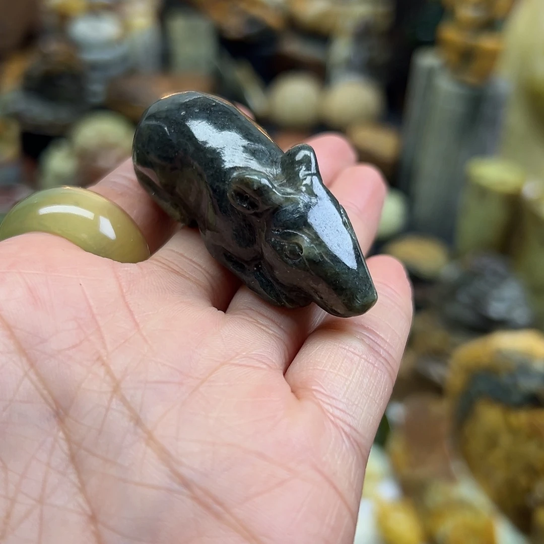 岫岩河磨玉（透闪石质玉）未镶嵌颈饰河磨玉老鼠