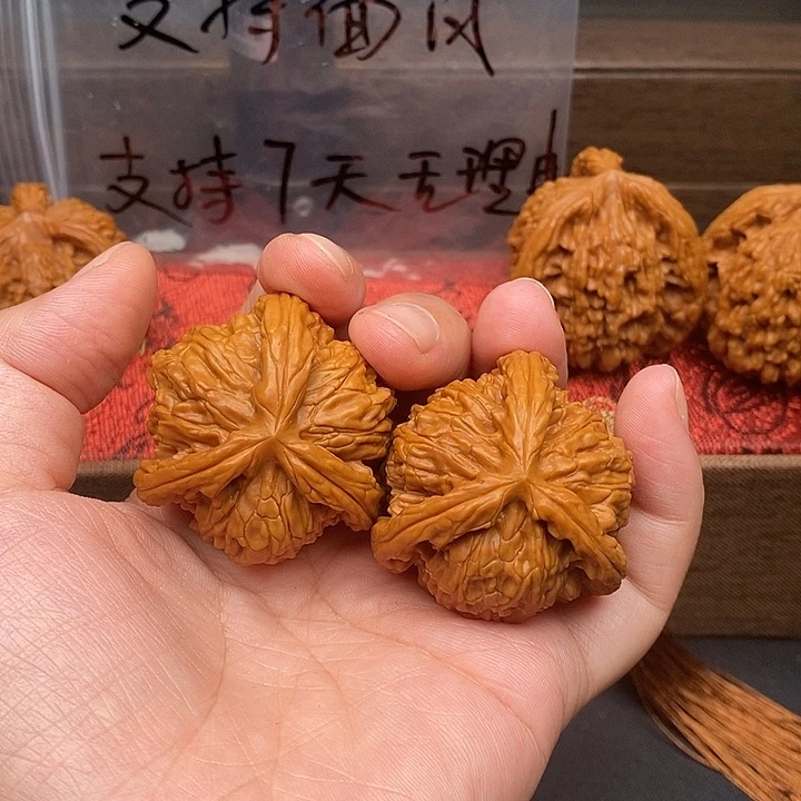 阿***彬文玩核桃把件白奔