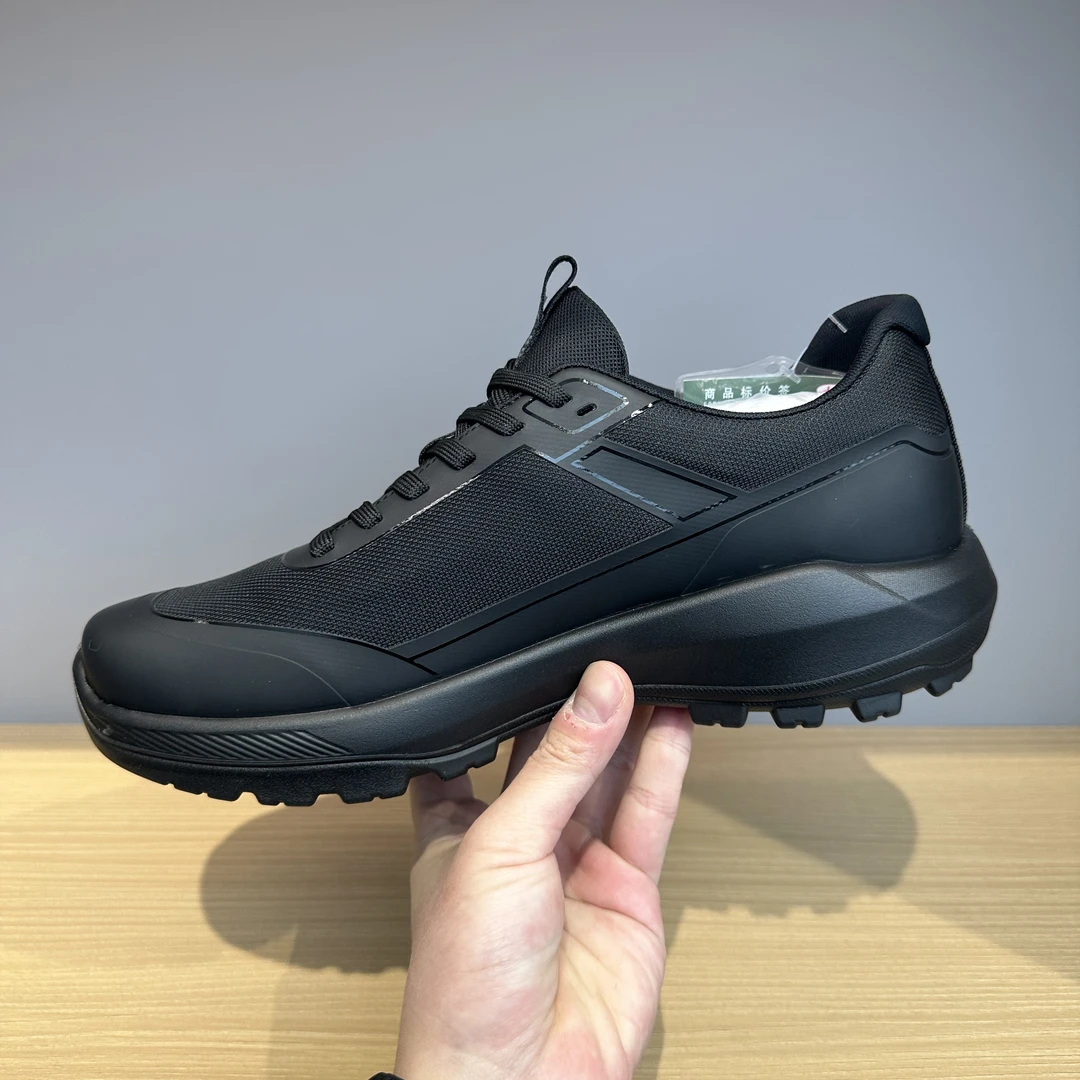 欧洲站潮牌男鞋2025春季新款户外软底透气越野跑鞋男登山徒步鞋男