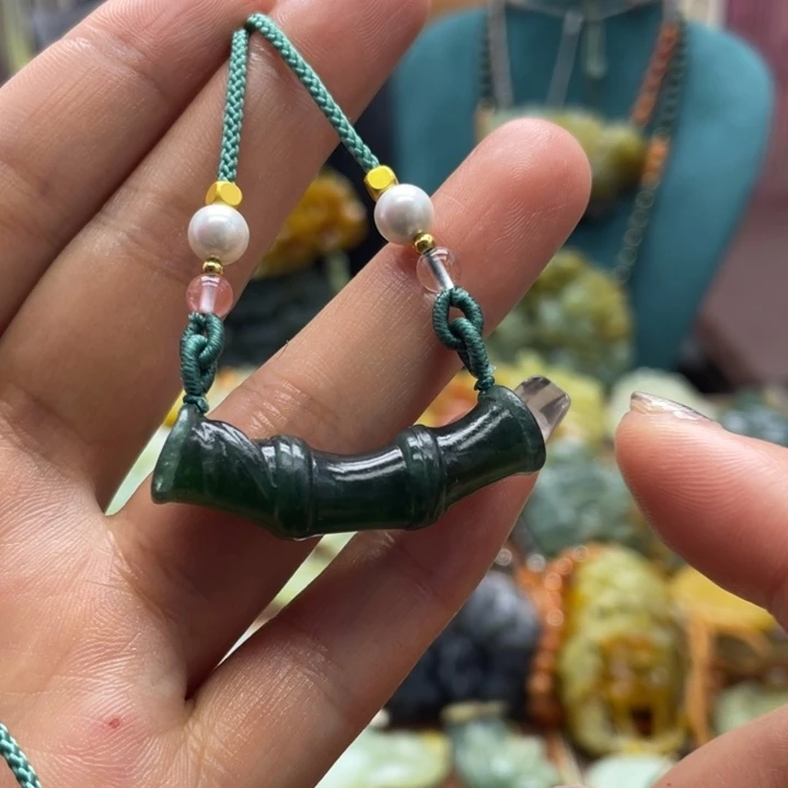 蛇纹石玉未镶嵌颈饰