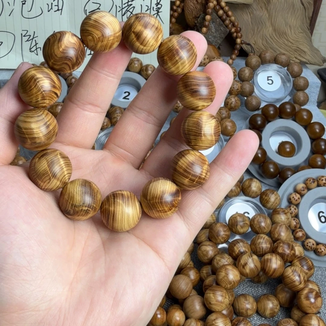 1.8 黑金龙胆闪电瑕疵