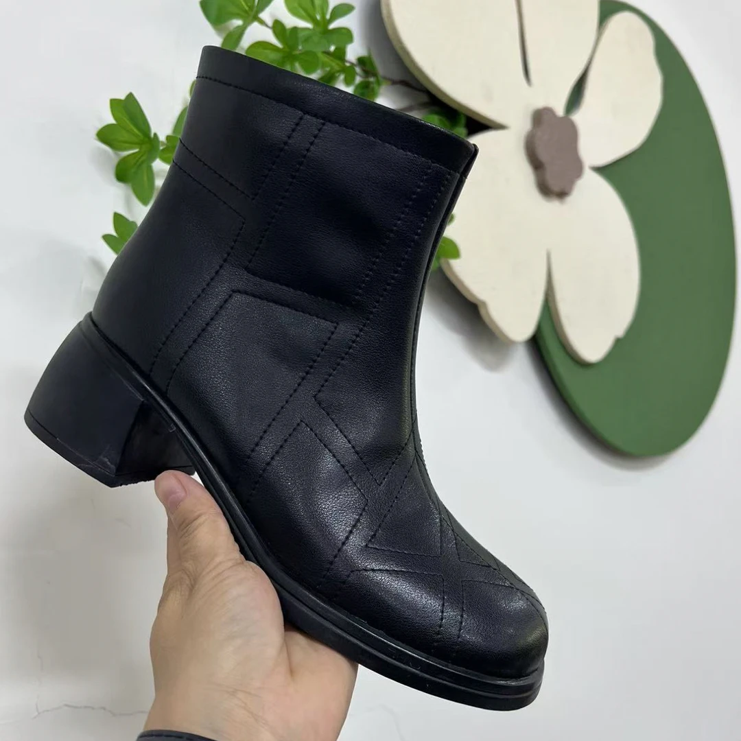 网络日记新款设计款胶跟靴子1812