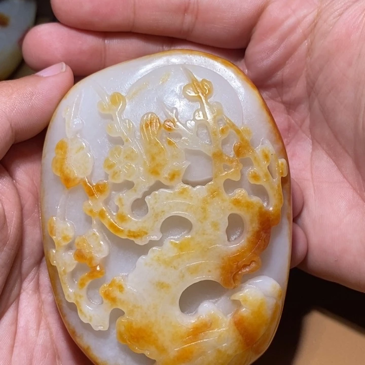 用***1和田玉未镶嵌颈饰