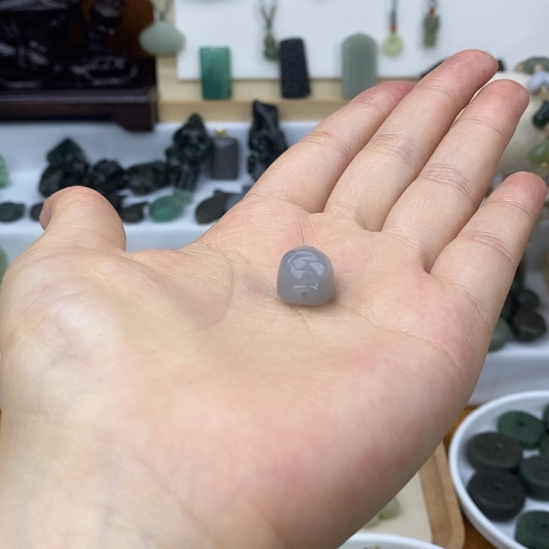 和田玉未镶嵌吊坠(赠链)