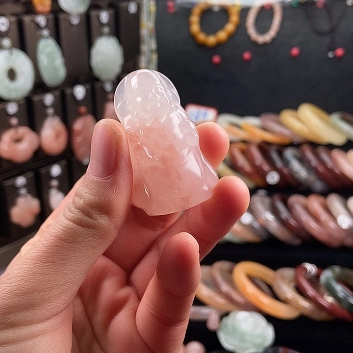 石英质玉未镶嵌颈饰