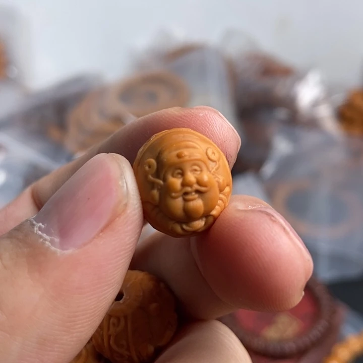 猴头核桃吊坠好喜欢看