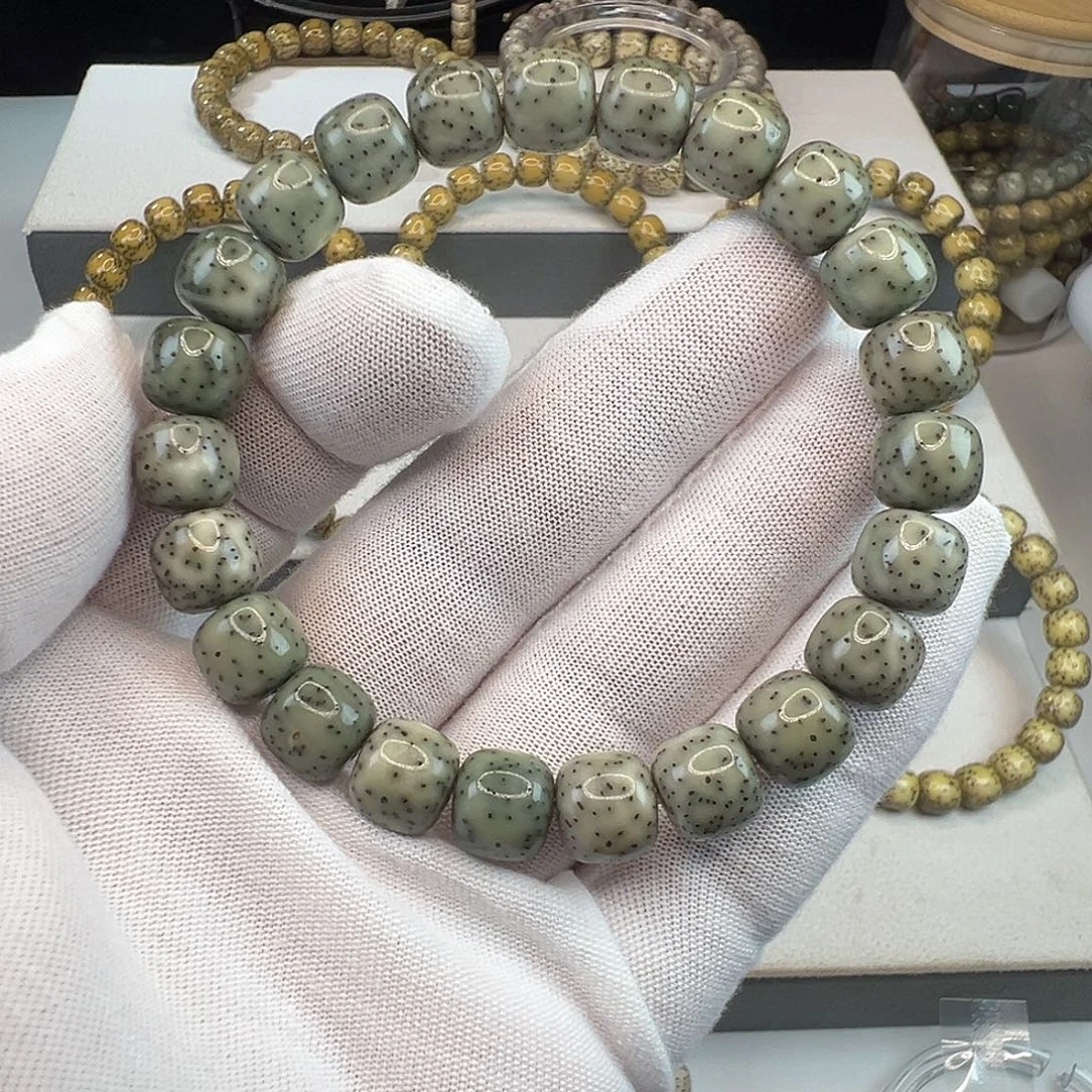 手串星月菩提石玉料10.5×9.5针尖星点毕业高货