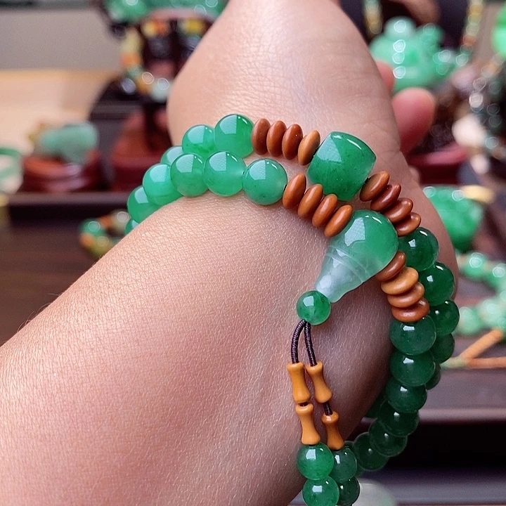 狂***p石英质玉（非洲翠）未镶嵌串